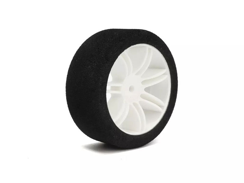 Moosgummi-Reifen Härte 45 auf Felgen weiß hinten 66mm (2)