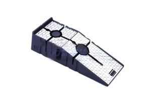 SCALE ACCESSORIES: WHEEL RAMP -1PC black